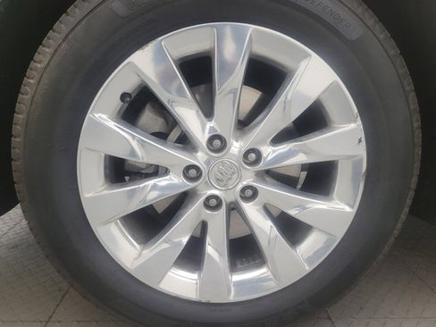 Used 2018 Buick Envision Essence FWD image 31