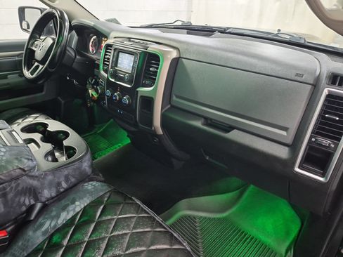 Used 2014 RAM 1500 Classic SLT AWD/4WD image 32