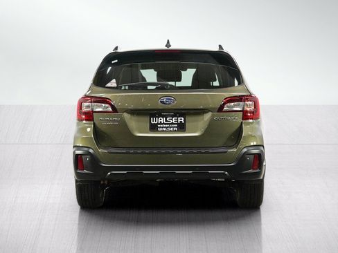 Used 2018 Subaru Outback 2.5i Touring AWD/4WD image 4