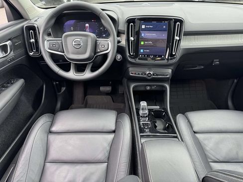 Certified 2023 Volvo XC40 B5 Ultimate w/ Protection Package Premier AWD/4WD image 14