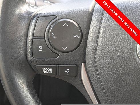 Used 2018 Toyota RAV4 Limited image 27