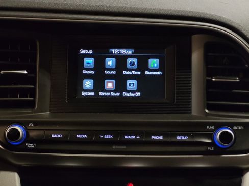 Used 2019 Hyundai Elantra SE image 25