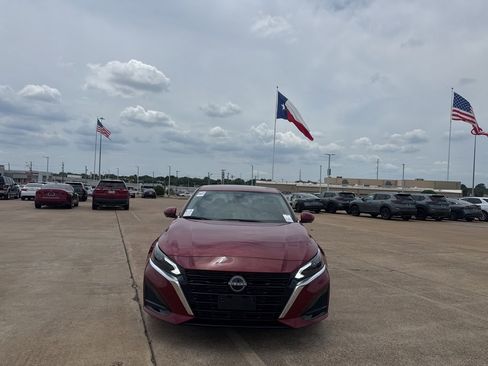 Certified 2023 Nissan Altima 2.5 SL FWD image 5