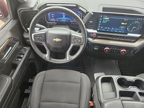 Used 2024 Chevrolet Silverado 1500 LT w/ Z71 Off-Road Package image 32