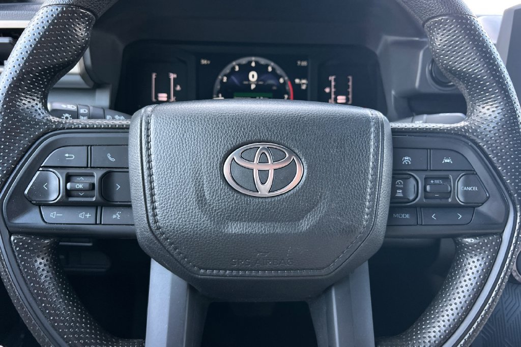 Certified 2025 Toyota Tacoma SR5 AWD/4WD image 26