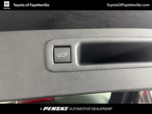 Used 2026 Toyota Highlander Platinum AWD/4WD image 24
