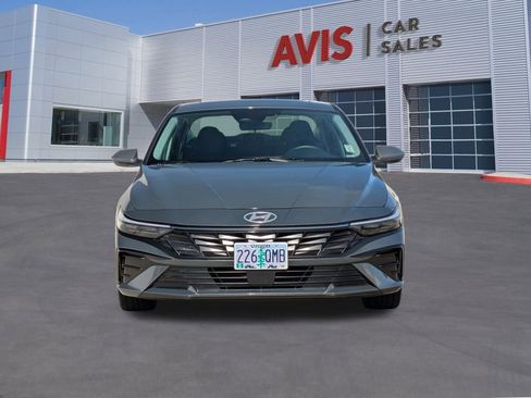 Used 2025 Hyundai Elantra SEL FWD image 2