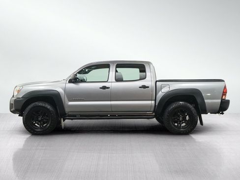 Used 2015 Toyota Tacoma PreRunner w/ Convenience Package RWD image 2