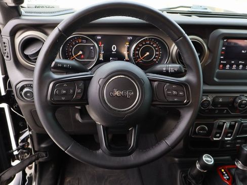 Used 2019 Jeep Wrangler Sport image 21