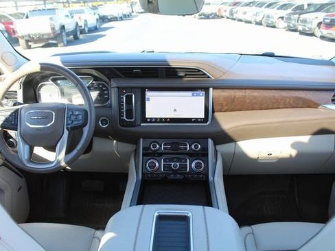 Used 2021 GMC Yukon Denali w/ Advanced Technology Package image 26