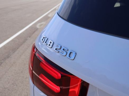 New 2026 Mercedes-Benz GLB 250 4MATIC image 9