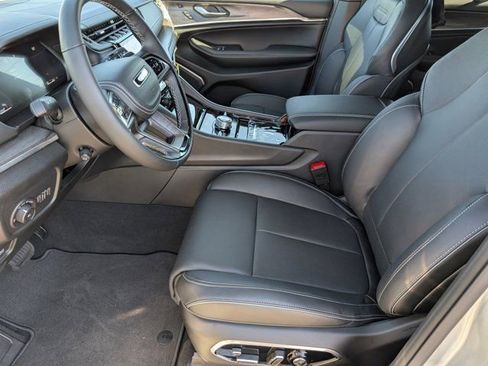 New 2025 Jeep Grand Cherokee L Overland w/ Advanced Protech Group III image 15