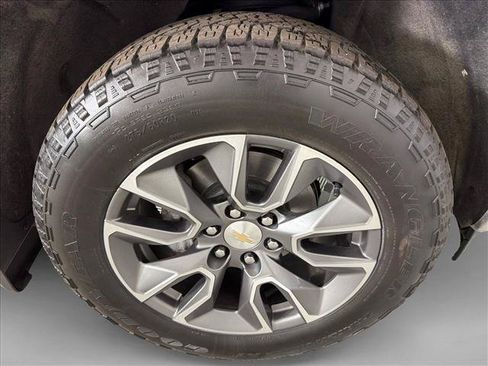 Used 2024 Chevrolet Silverado 1500 LT AWD/4WD image 12