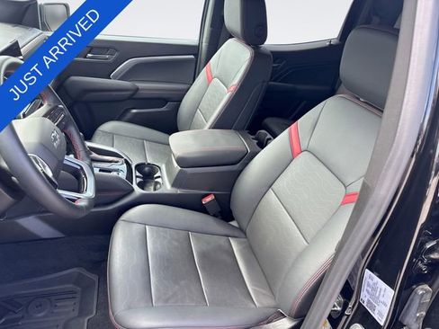 Used 2025 Chevrolet Colorado Z71 w/ Technology Package AWD/4WD image 11