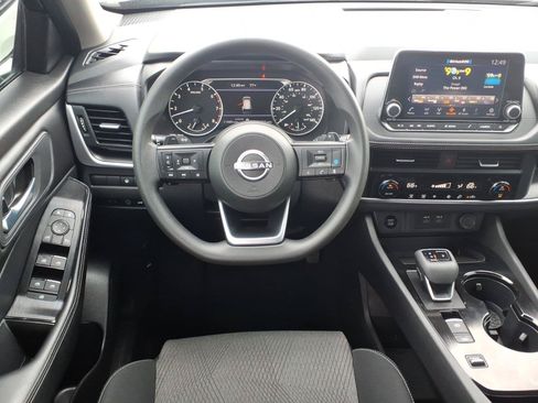 Used 2024 Nissan Rogue SV FWD image 5