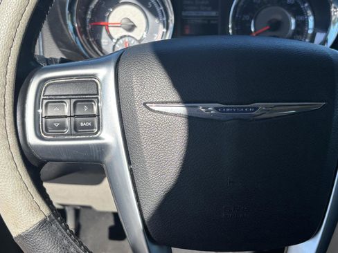 Used 2011 Chrysler Town & Country Touring w/ Security Group image 26