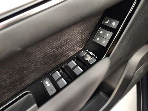 Used 2026 Land Rover Range Rover Velar S image 21