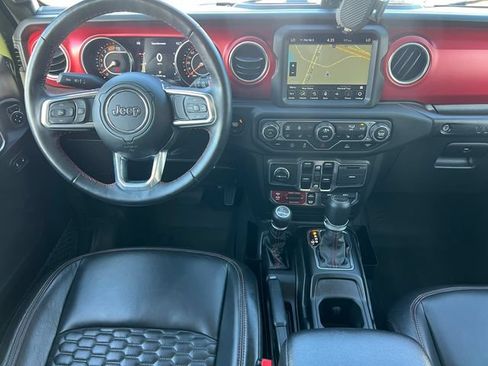 Used 2023 Jeep Wrangler Unlimited Rubicon w/ Dual Top Group AWD/4WD image 3
