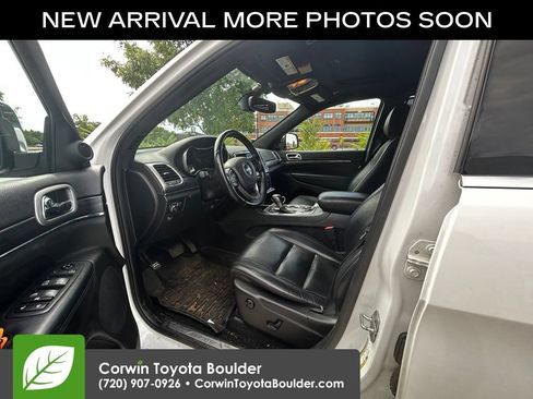 Used 2019 Jeep Grand Cherokee Limited w/ Trailer Tow Group IV AWD/4WD image 9
