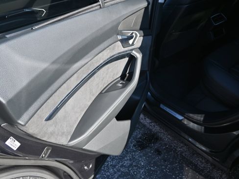 Used 2021 Audi e-tron Prestige w/ Prestige Package image 23