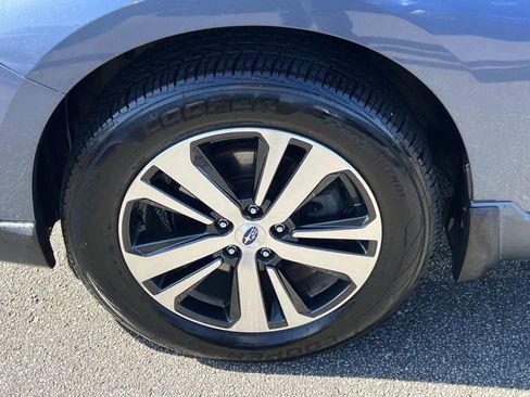 Used 2018 Subaru Outback 2.5i Limited image 11