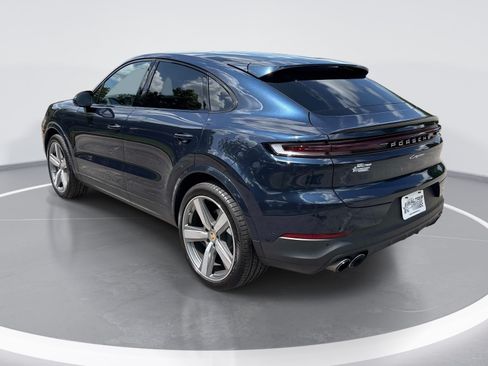 Used 2024 Porsche Cayenne Coupe AWD/4WD image 6
