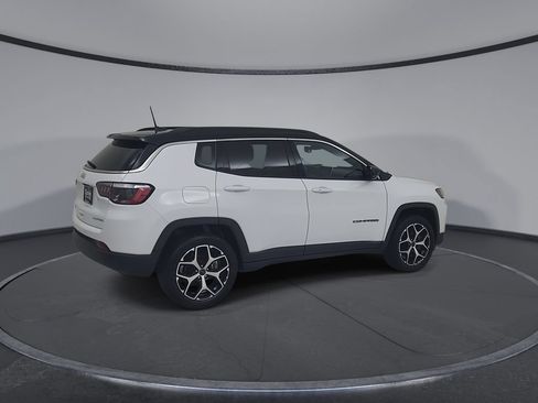 Certified 2025 Jeep Compass Limited AWD/4WD image 16