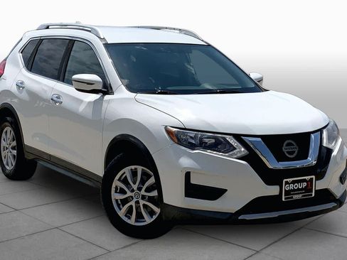 Used 2017 Nissan Rogue SV FWD image 2