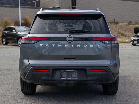 Used 2025 Nissan Pathfinder SV FWD image 5