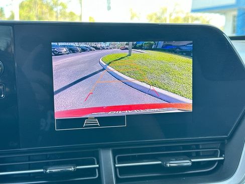 Used 2024 Chevrolet Trax RS image 14