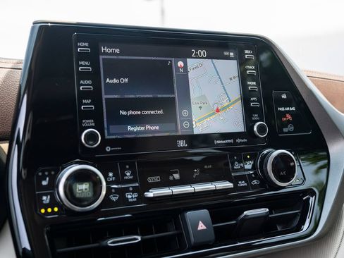 Used 2020 Toyota Highlander Limited AWD/4WD image 32