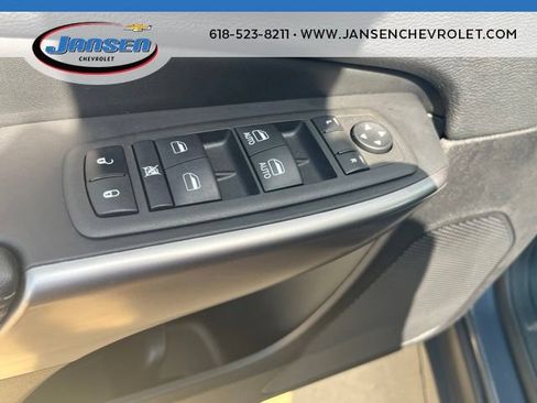 Used 2022 Jeep Cherokee Latitude Lux w/ Sun & Sound Group AWD/4WD image 17