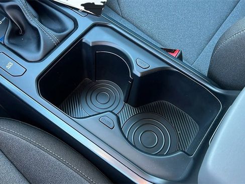 New 2025 Kia K4 LXS image 16