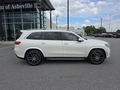 Used 2022 Mercedes-Benz GLS 580 4MATIC image 2