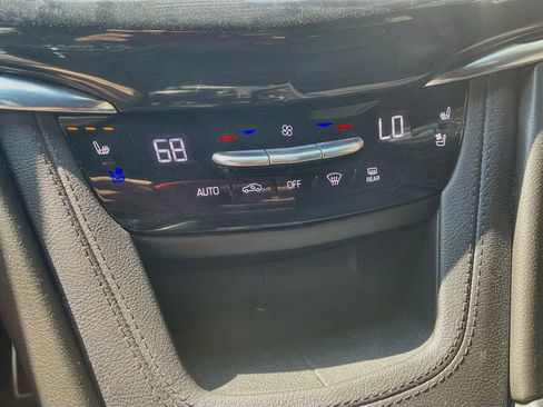 Used 2021 Cadillac XT6 Sport w/ Platinum Package AWD/4WD image 16