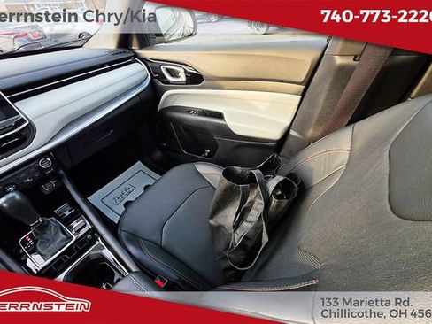 Used 2023 Jeep Compass Limited w/ Sun and Sound Group AWD/4WD image 11