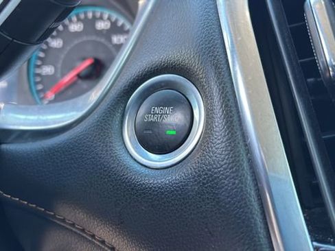 Used 2021 Chevrolet Traverse LS image 28