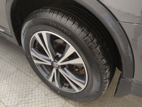 Used 2017 Nissan Rogue SL w/ SL Premium Package image 31