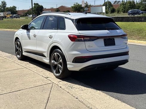 Used 2024 Audi Q4 e-tron Premium AWD/4WD image 23