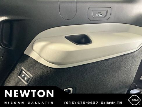 Used 2022 Jeep Grand Cherokee L Overland w/ Advanced Protech Group III AWD/4WD image 45