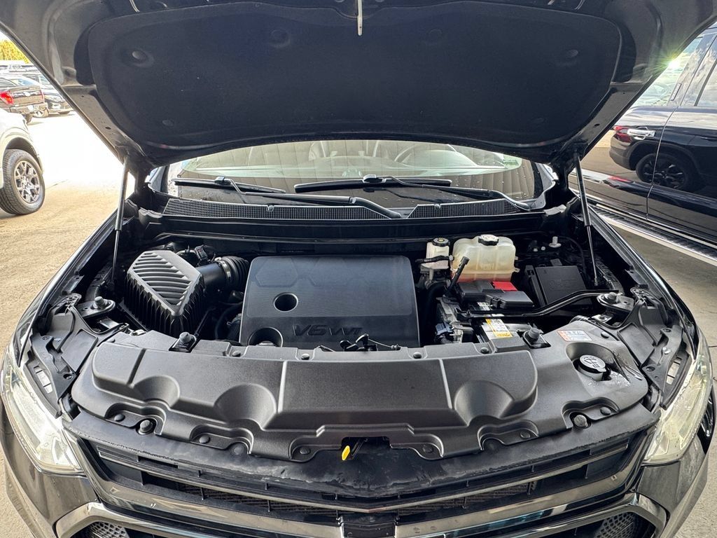 Used 2021 Chevrolet Traverse RS AWD/4WD image 17