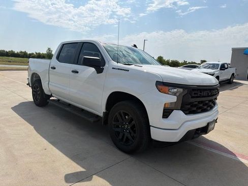 Used 2026 Chevrolet Silverado 1500 Custom w/ LPO, Dark Essentials Package RWD image 5