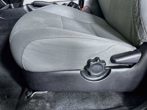 Certified 2019 Toyota Tacoma SR5 AWD/4WD image 15