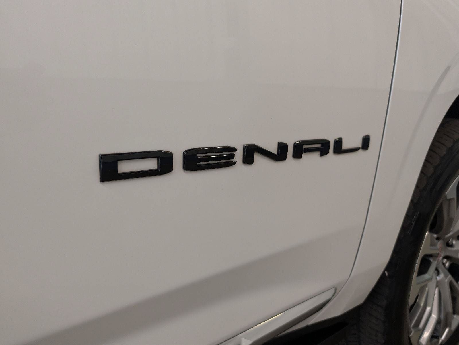 Used 2023 GMC Yukon Denali w/ Advanced Technology Package AWD/4WD image 61