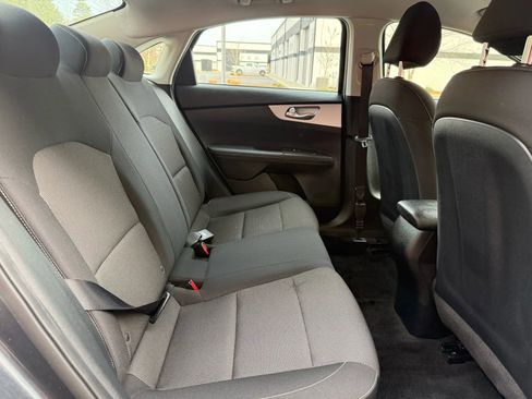 Used 2024 Kia Forte LXS w/ LXS Technology Package image 18