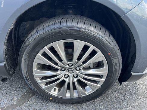 Used 2021 Toyota Venza Limited w/ Advanced Technology Package image 41