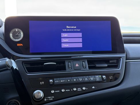 Certified 2025 Lexus ES 300h w/ Premium Package image 25