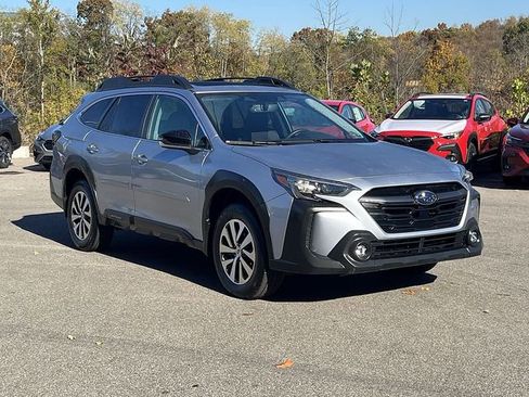 Used 2023 Subaru Outback Premium AWD/4WD image 15