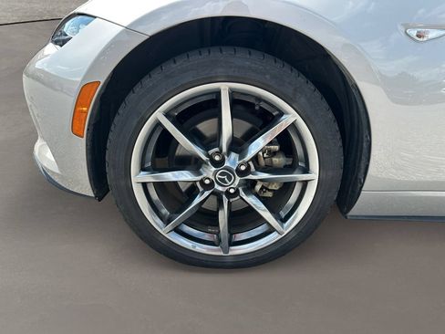 Used 2022 MAZDA MX-5 Miata RF Grand Touring RWD image 10