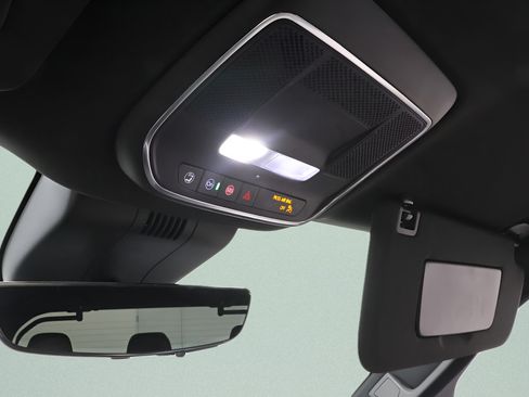 Used 2025 GMC Sierra EV Denali AWD/4WD image 18